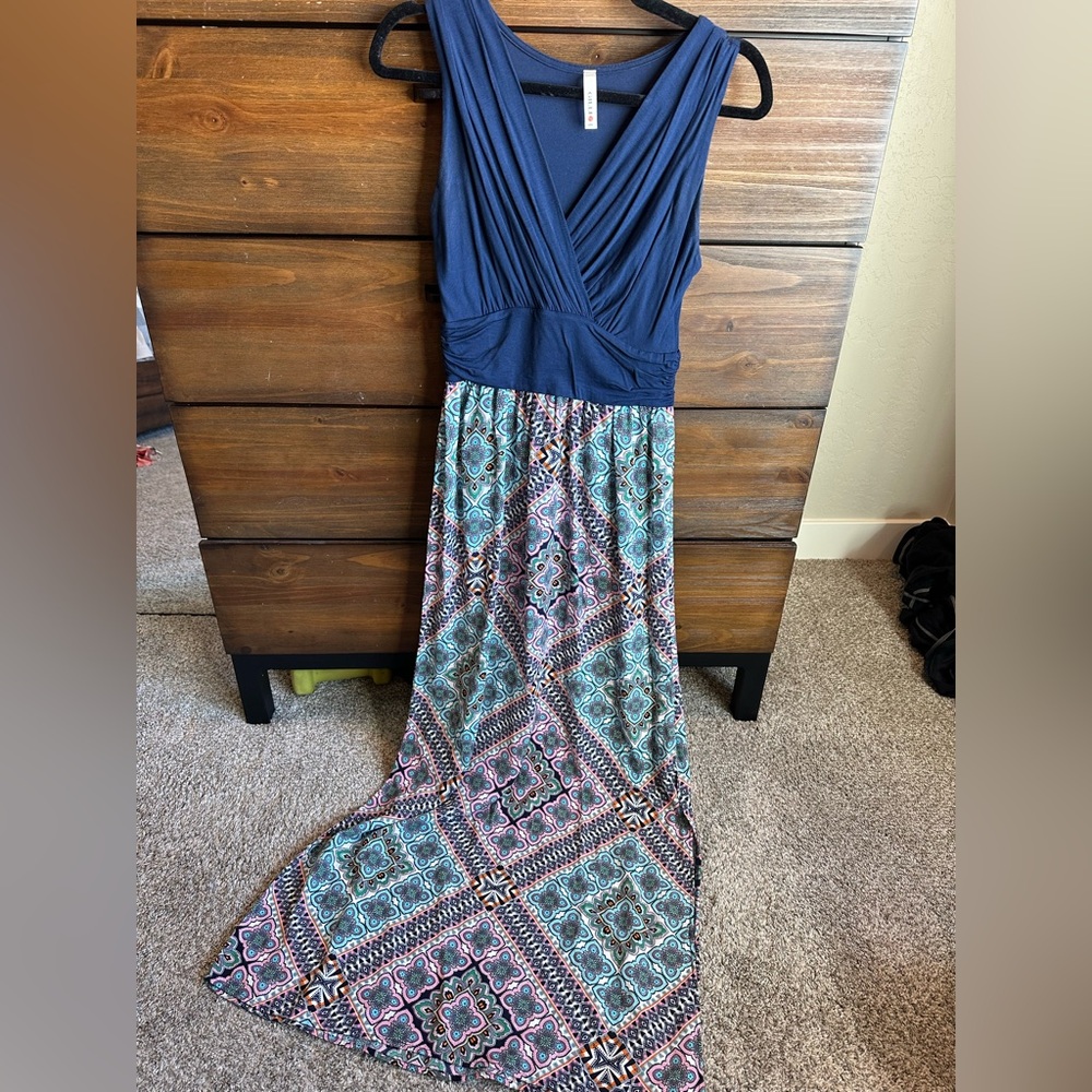 Gilli Navy and Multicolor Patterned Maxi Dress